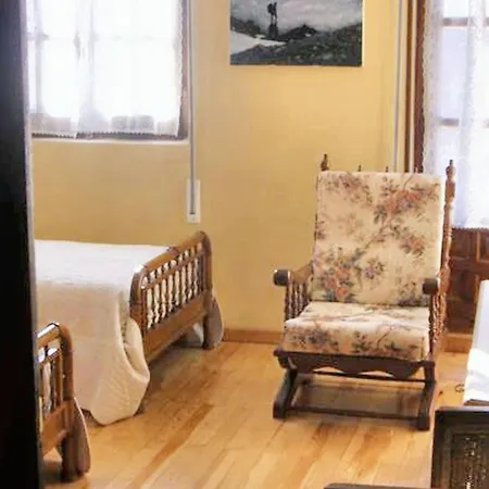 Warm House In Banos De Valdearados, Farm Close To Town Holiday home *