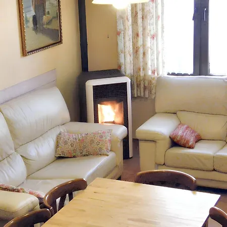 Дом отдыха Warm House In Banos De Valdearados, Farm Close To Town *