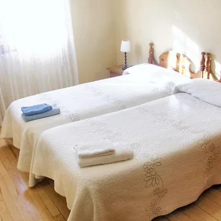 Дом отдыха Warm House In Banos De Valdearados, Farm Close To Town Баньос-де-Вальдеарадос