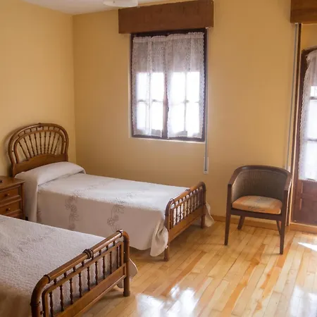Warm House In Banos De Valdearados, Farm Close To Town Holiday home *