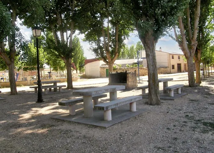 Tatil Evi Warm House In Banos De Valdearados, Farm Close To Town Baños de Valdearados