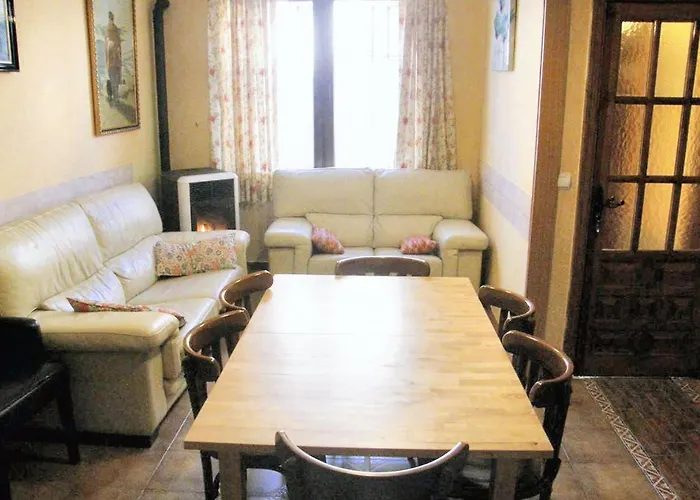 Warm House In Banos De Valdearados, Farm Close To Town Tatil Evi