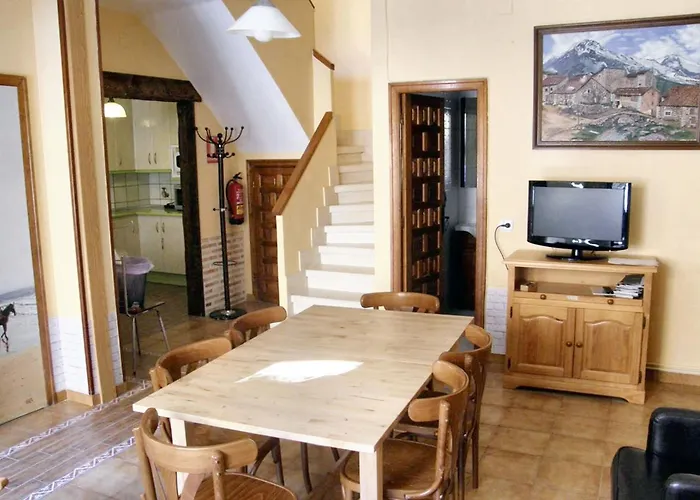 Tatil Evi Warm House In Banos De Valdearados, Farm Close To Town