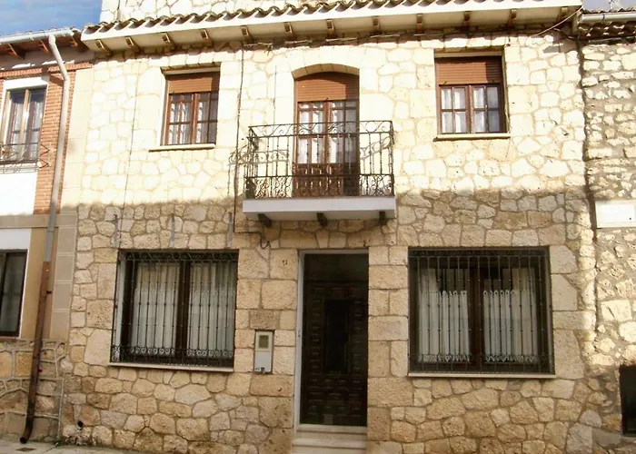 Tatil Evi Warm House In Banos De Valdearados, Farm Close To Town